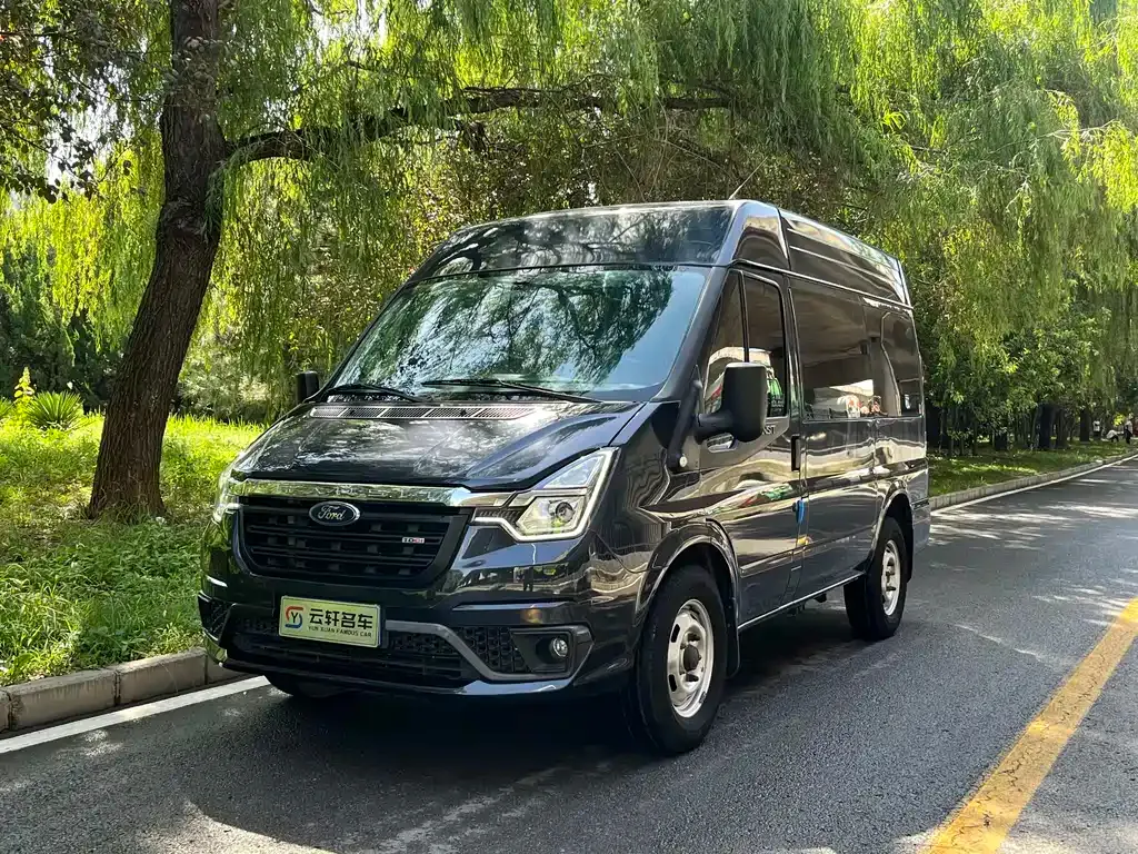 Ford Transit Custom — фото 1