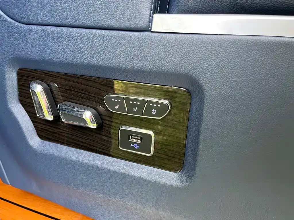 Ford Transit Custom — фото 7