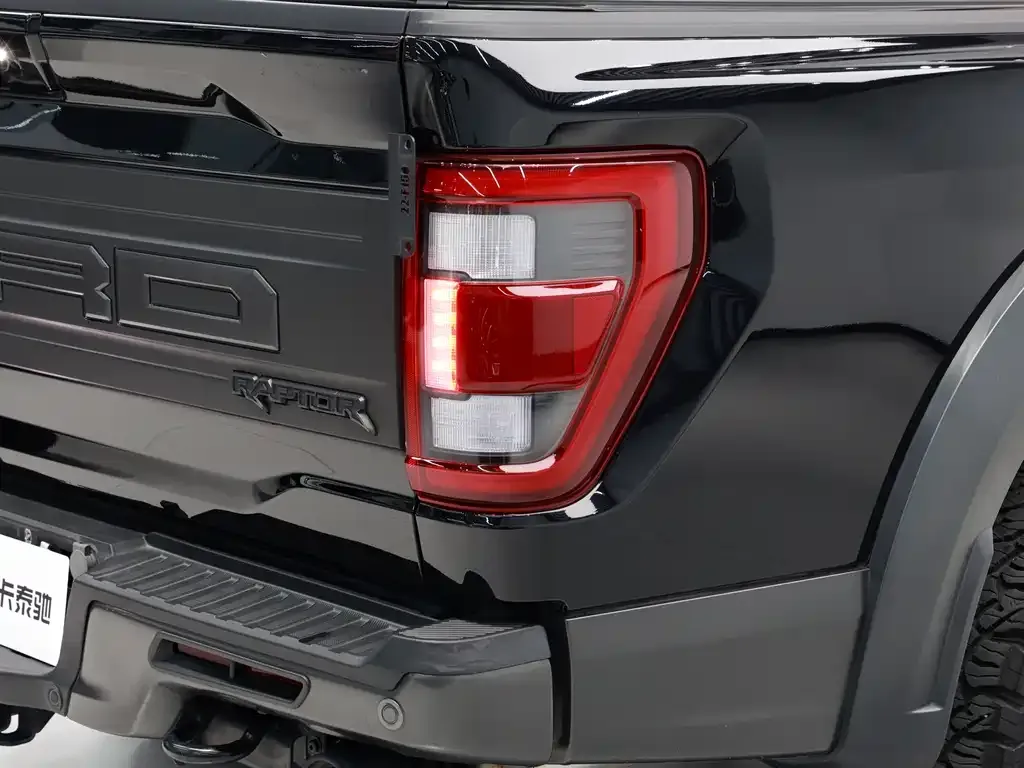 Ford F-150 Raptor — фото 9