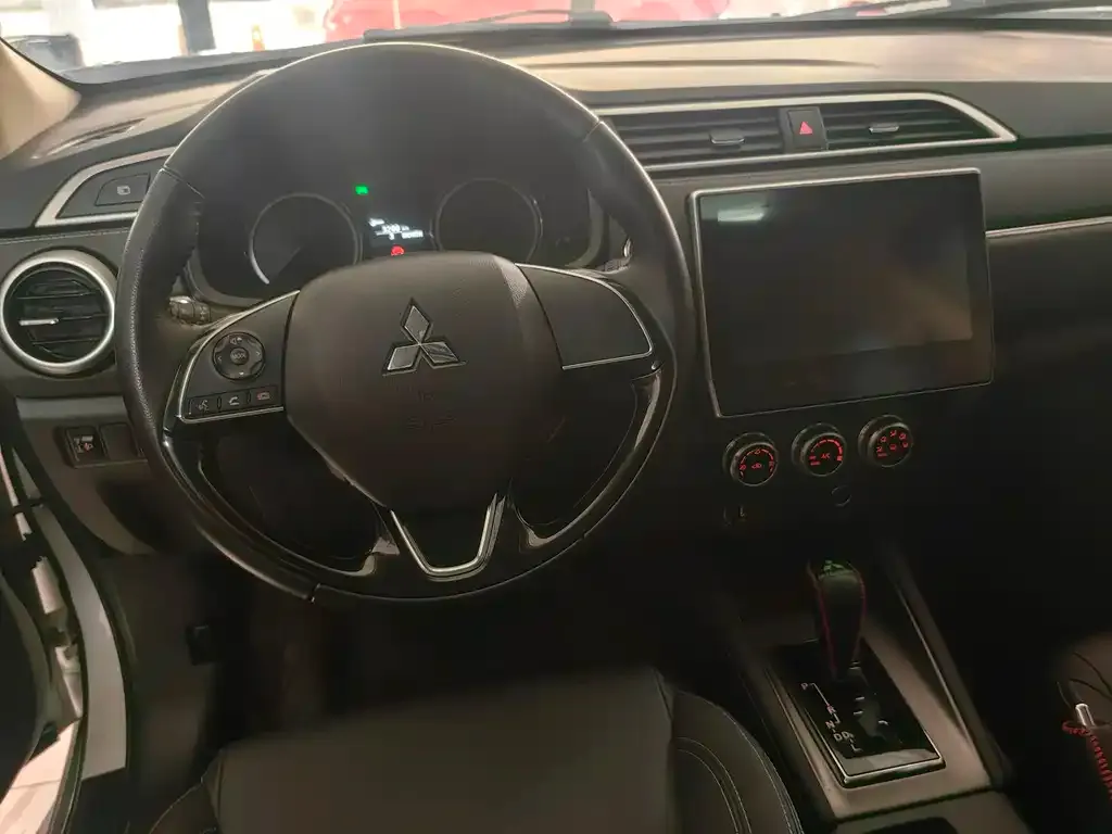 Mitsubishi ASX — фото 10