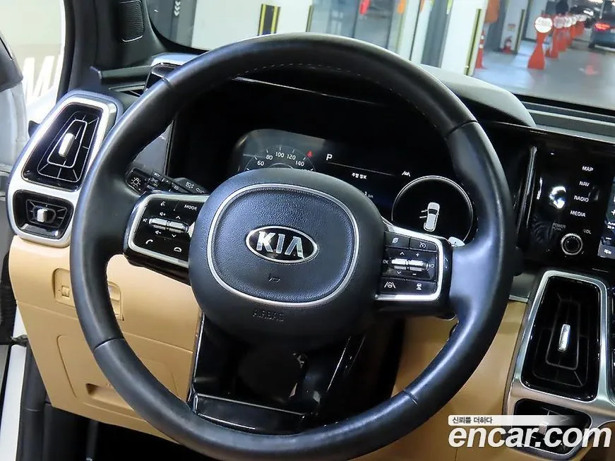 Kia Sorento — фото 8