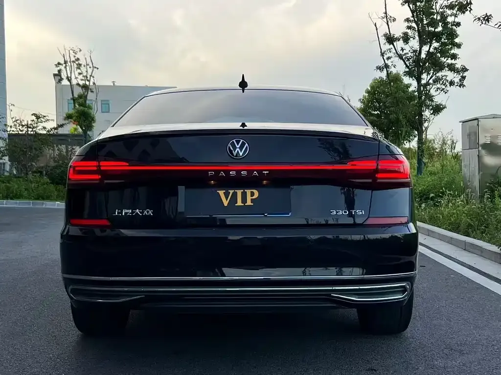 Volkswagen Passat — фото 4