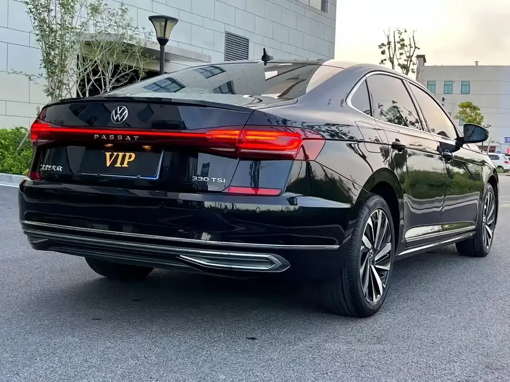 Volkswagen Passat — фото 5