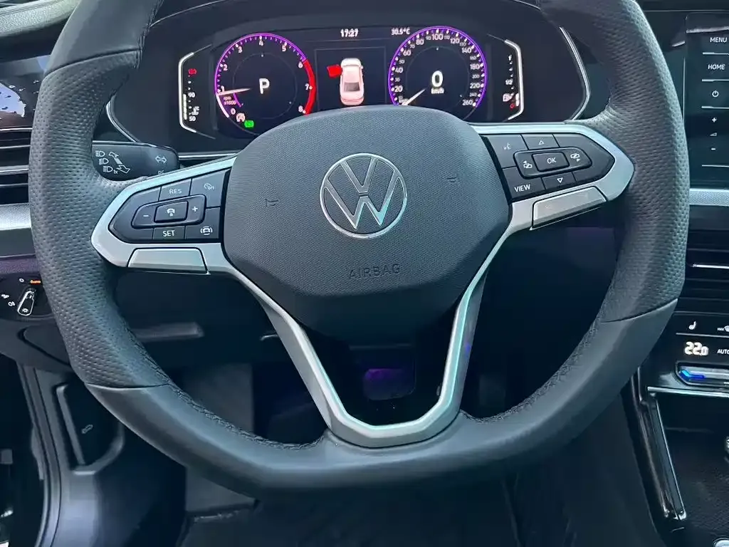 Volkswagen Passat — фото 7