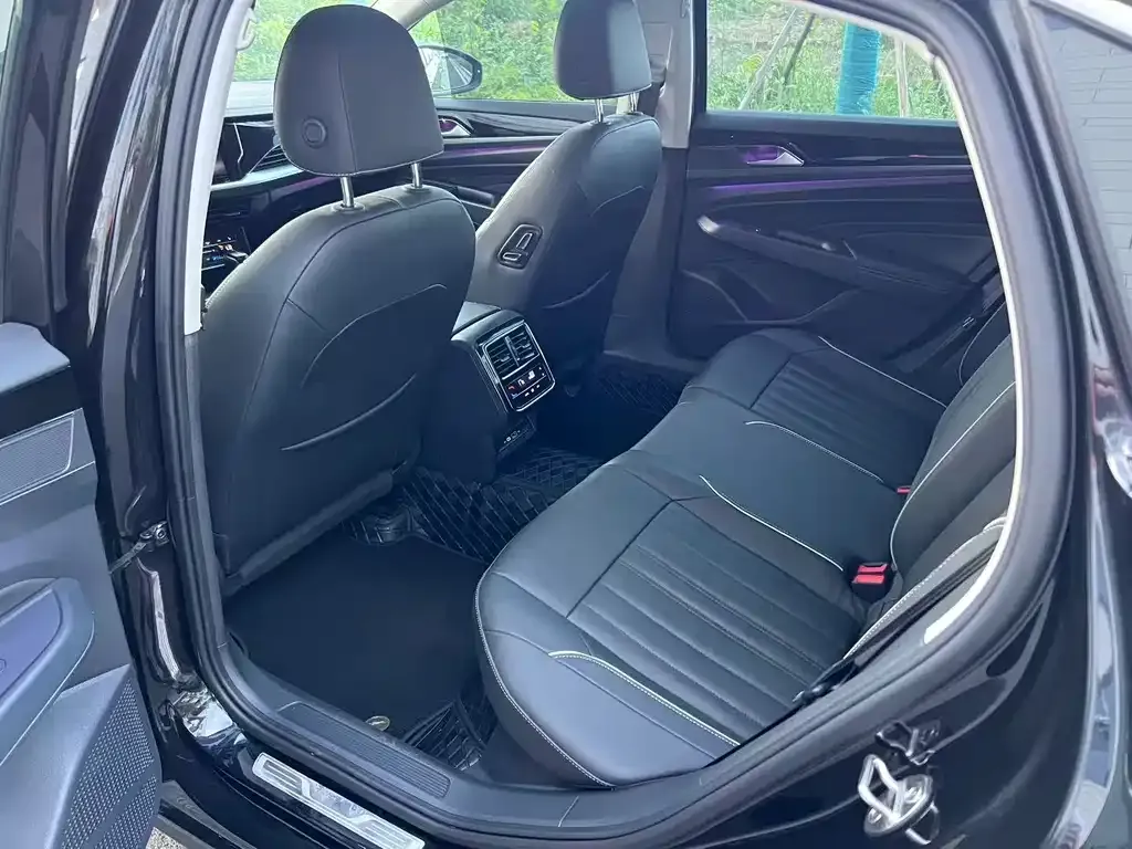 Volkswagen Passat — фото 8