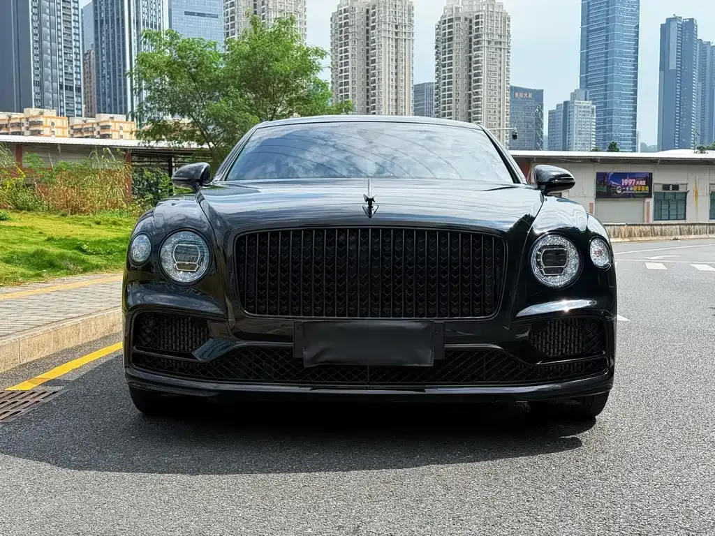 Bentley Flying Spur — фото 3