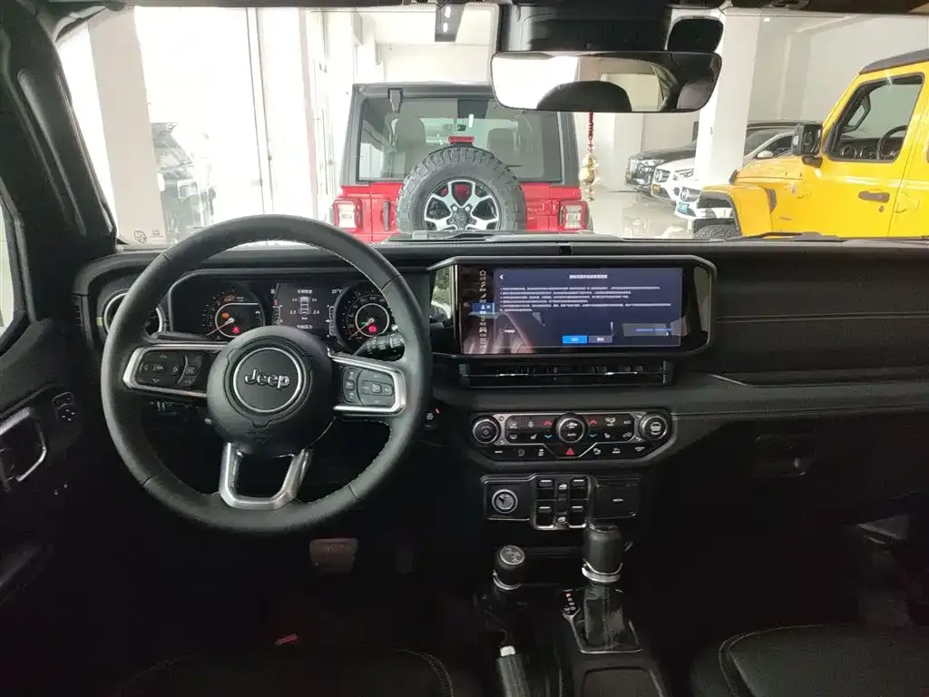 Jeep Wrangler — фото 10