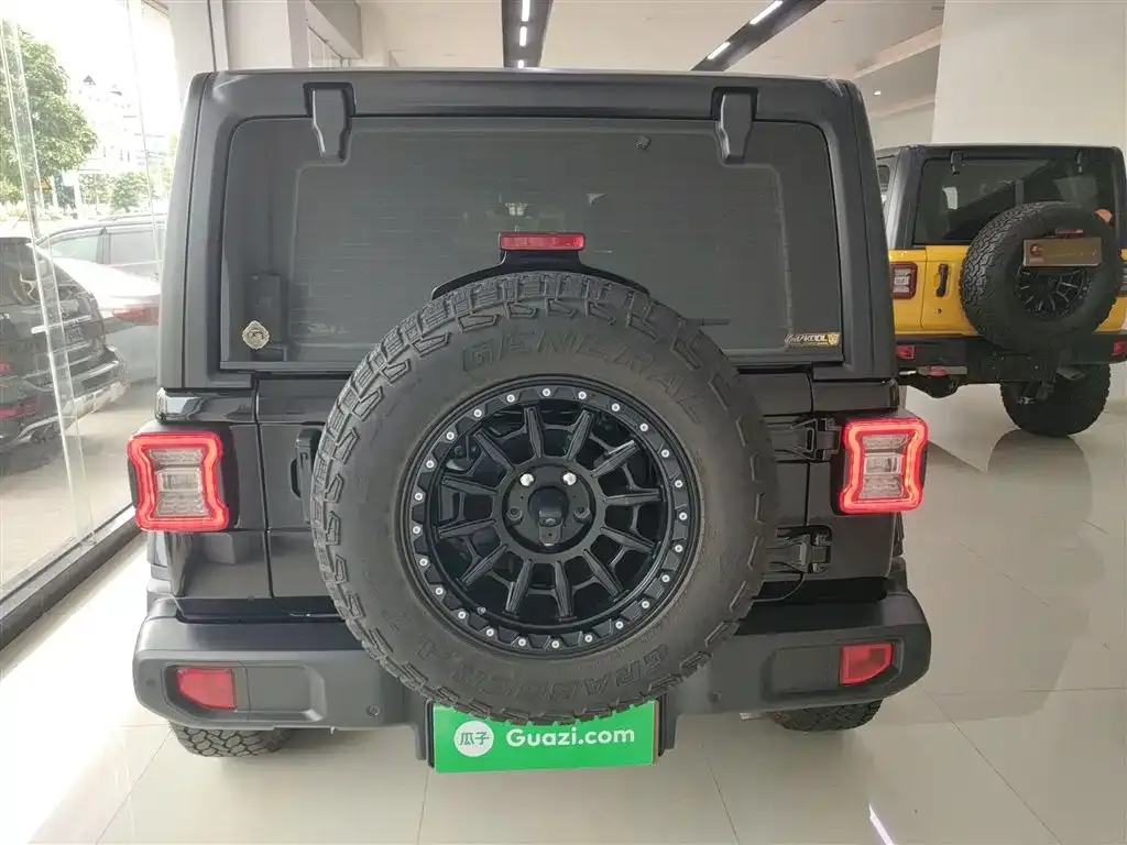 Jeep Wrangler — фото 6