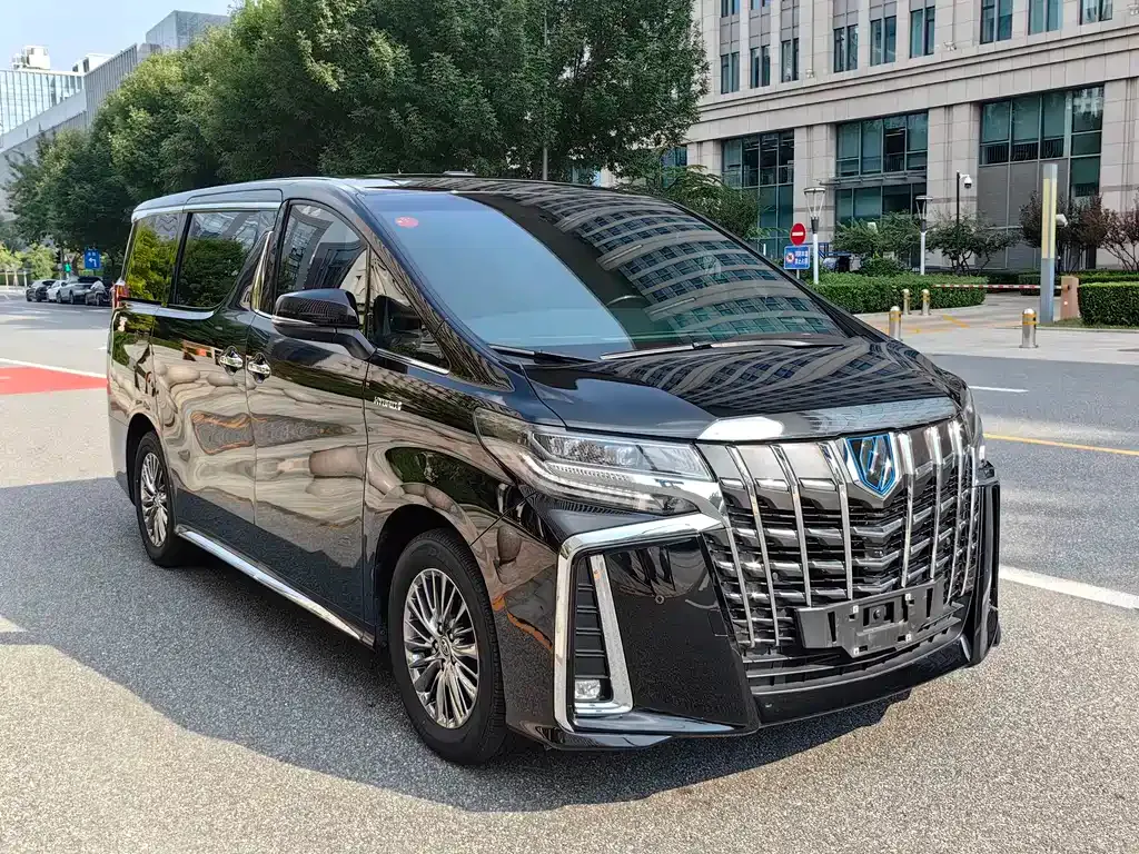 Toyota Alphard — фото 7