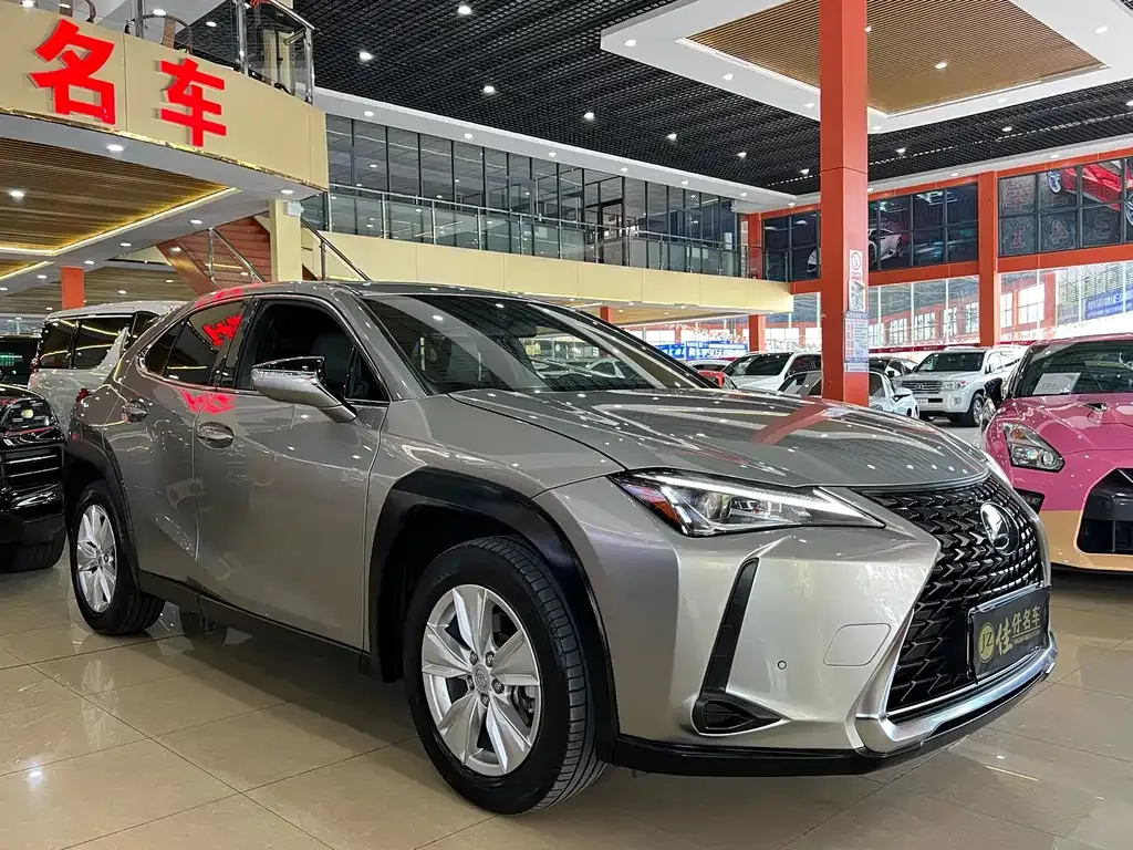 Lexus UX — фото 3
