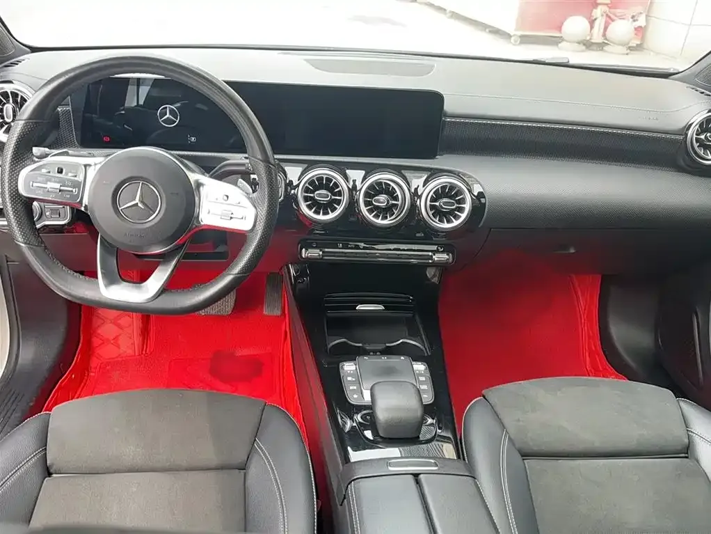 Mercedes-Benz A-Class — фото 10