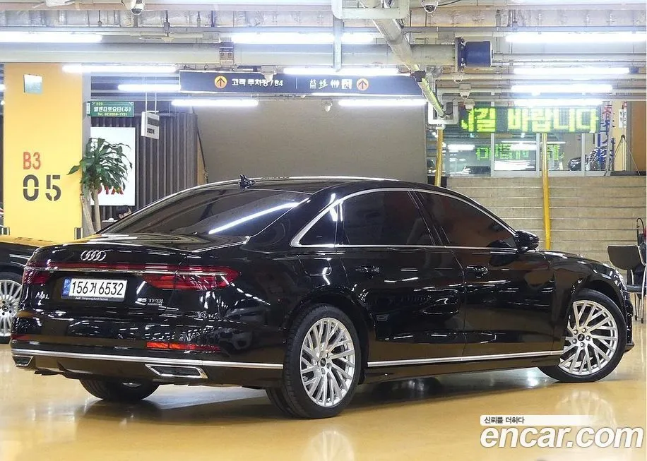 Audi A8 — фото 2