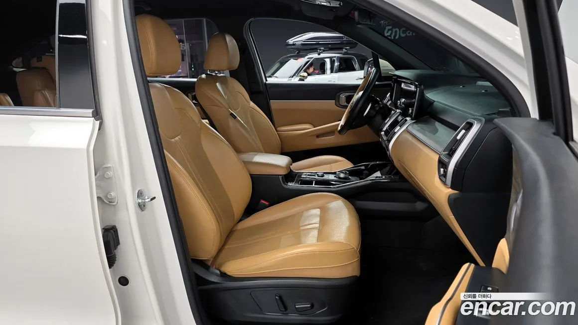 Kia Sorento — фото 10