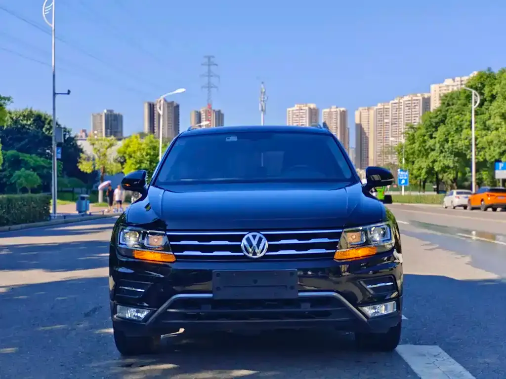 Volkswagen Tiguan L — фото 3