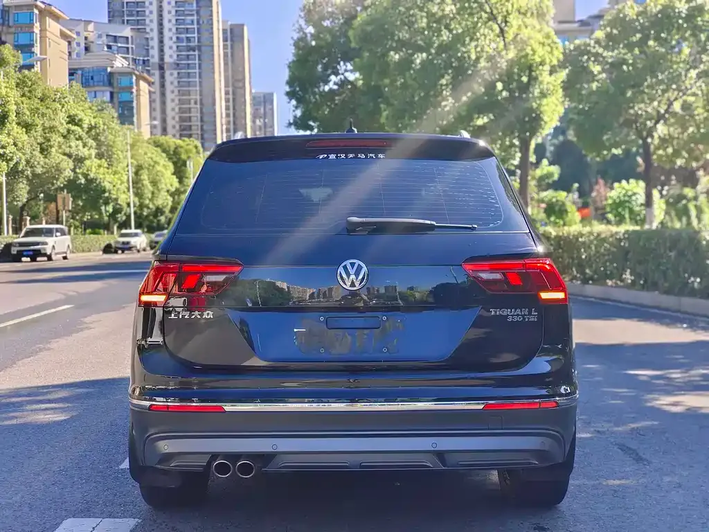 Volkswagen Tiguan L — фото 7