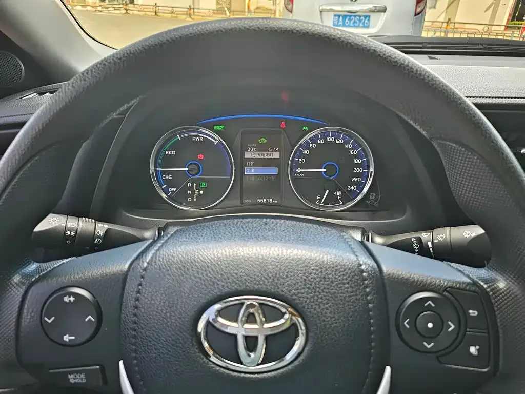 Toyota Corolla — фото 10