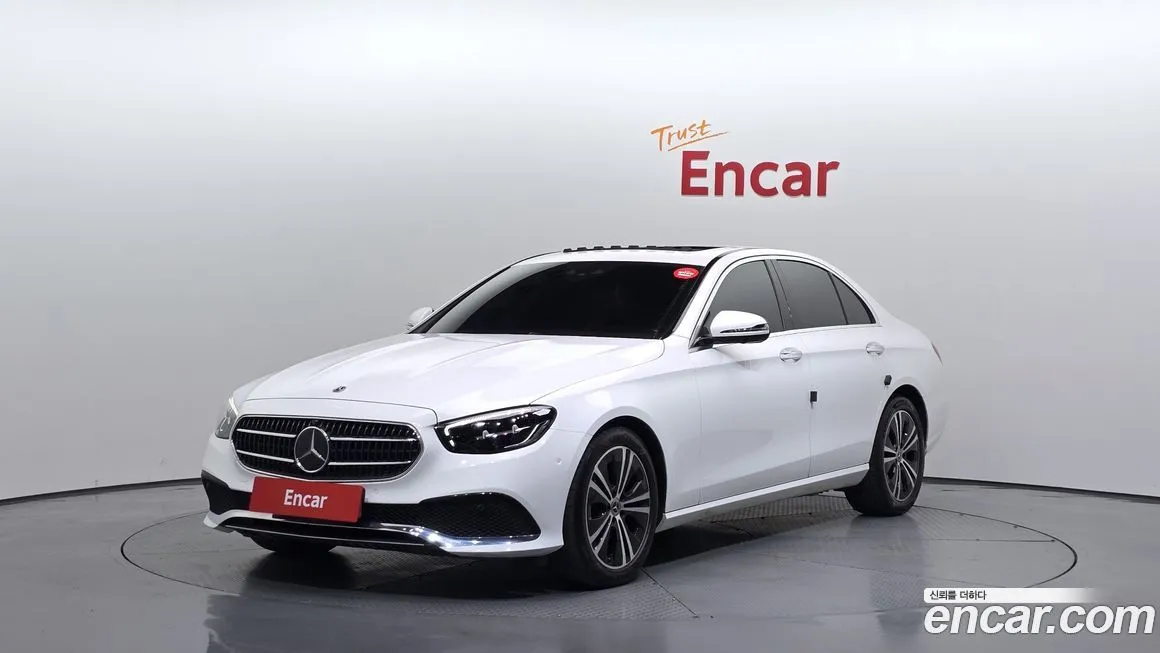 Mercedes-Benz E-Class — фото 1