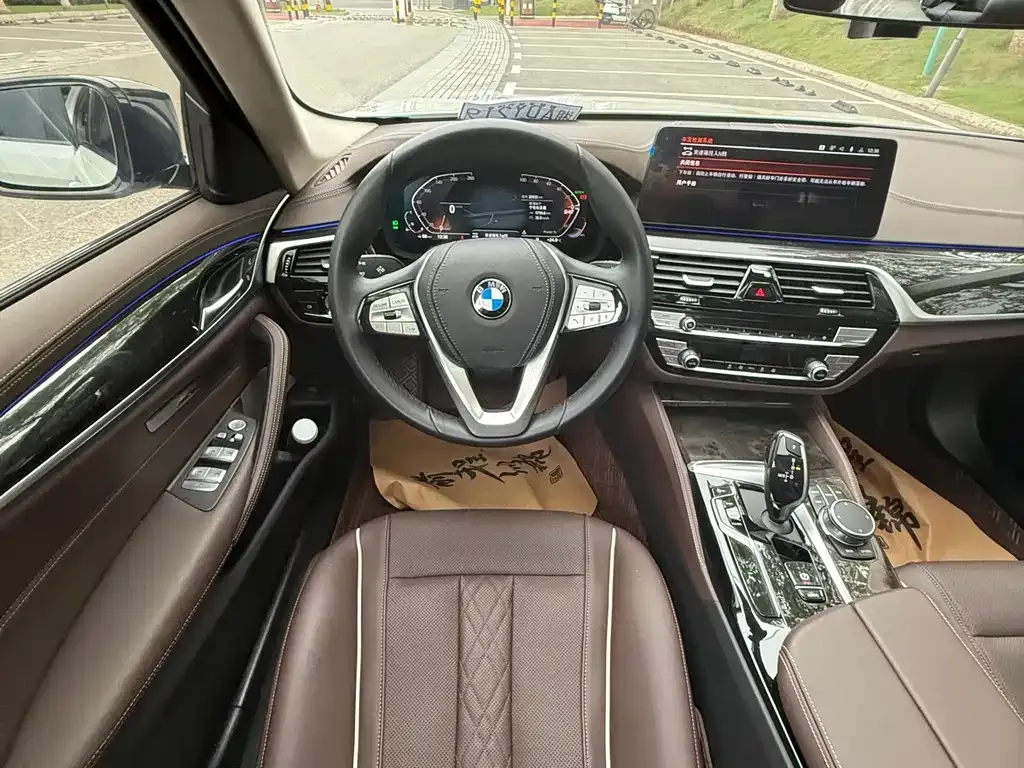 BMW 5 Series — фото 10