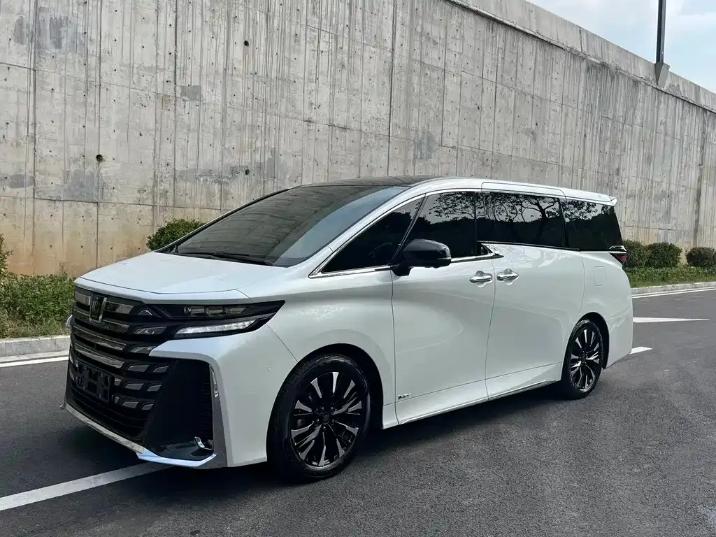 Toyota Vellfire — фото 3