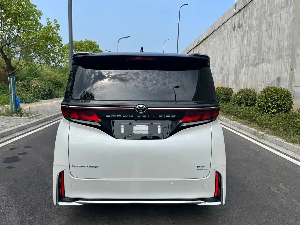 Toyota Vellfire — фото 7
