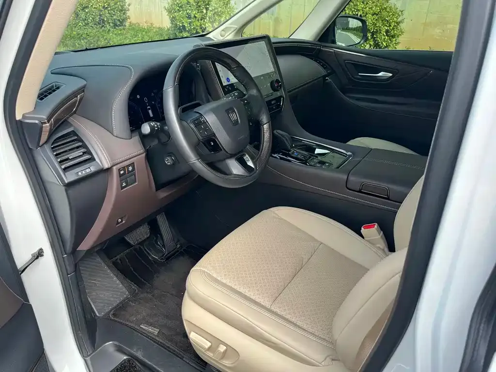 Toyota Vellfire — фото 8