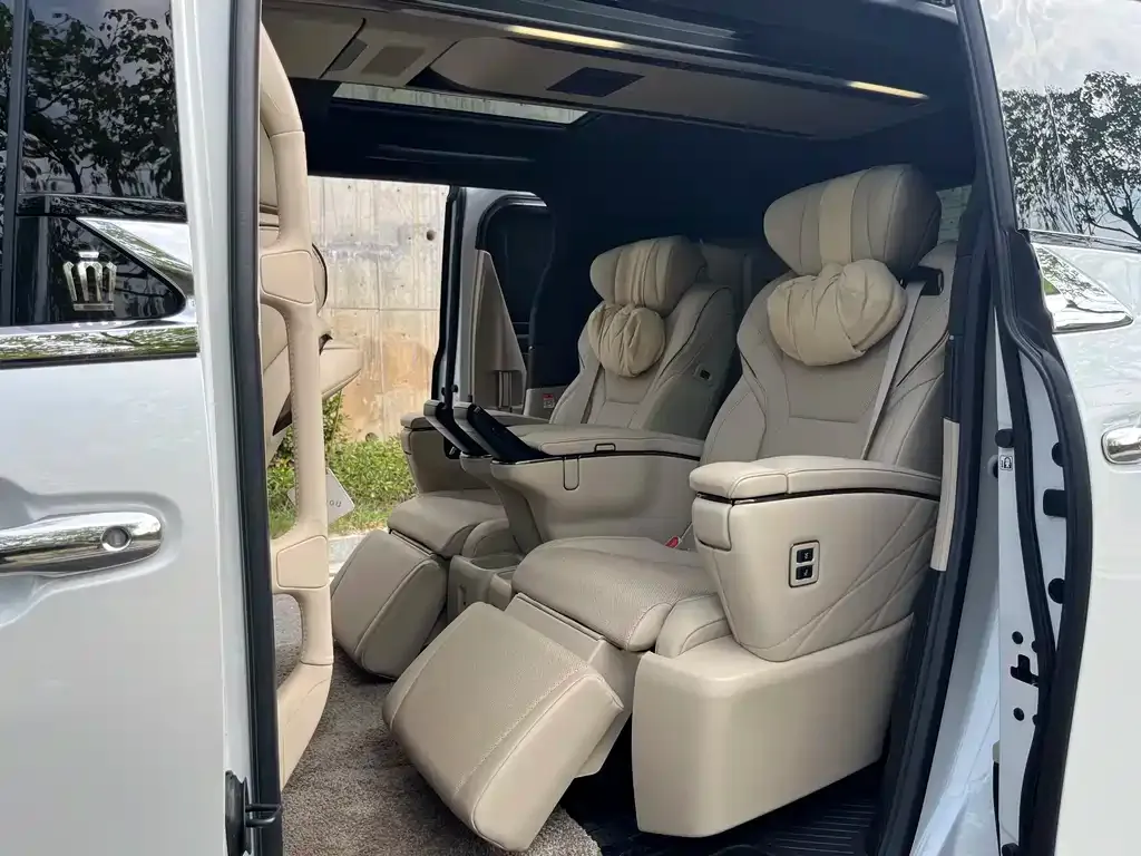 Toyota Vellfire — фото 9