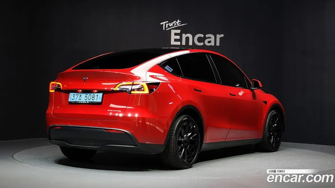 Tesla Model Y — фото 2