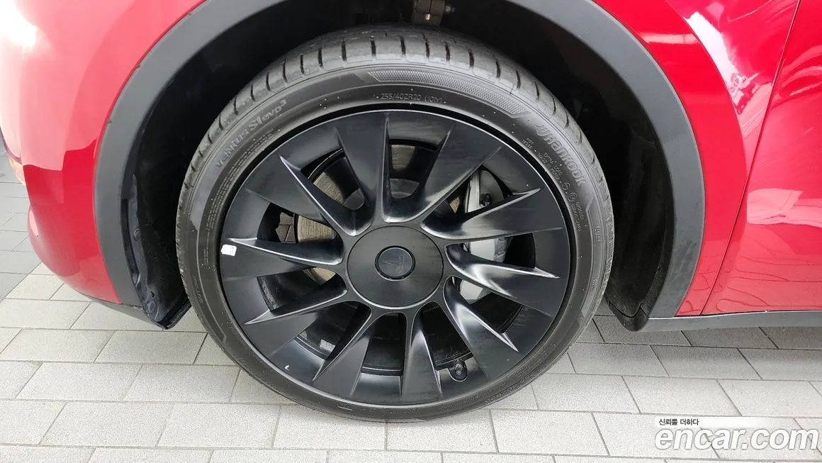 Tesla Model Y — фото 5