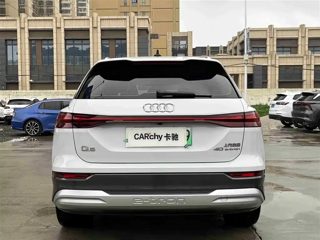 Audi Q5 e-tron — фото 5