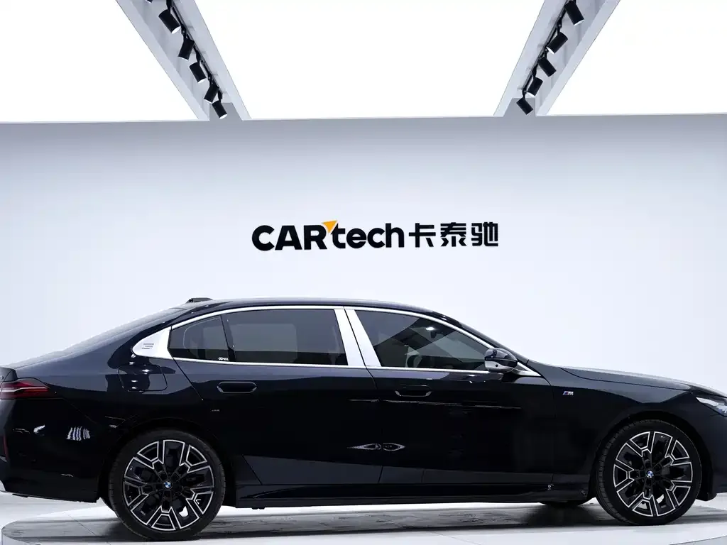 BMW 5 Series — фото 5
