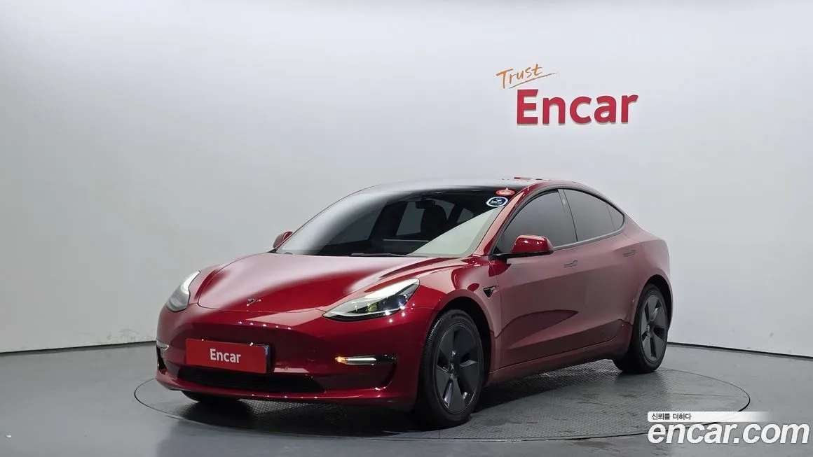 Tesla Model 3 — фото 1