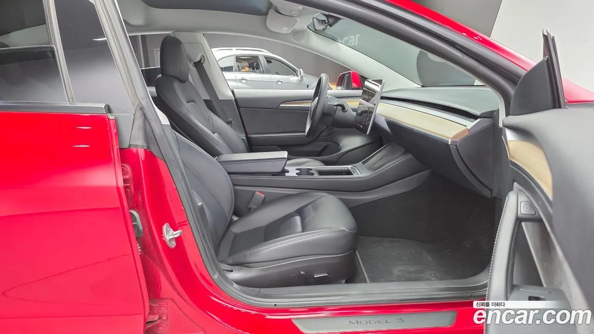 Tesla Model 3 — фото 10
