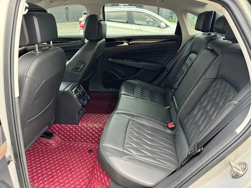 Volkswagen Passat — фото 5