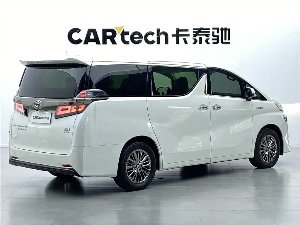 Toyota Vellfire — фото 3