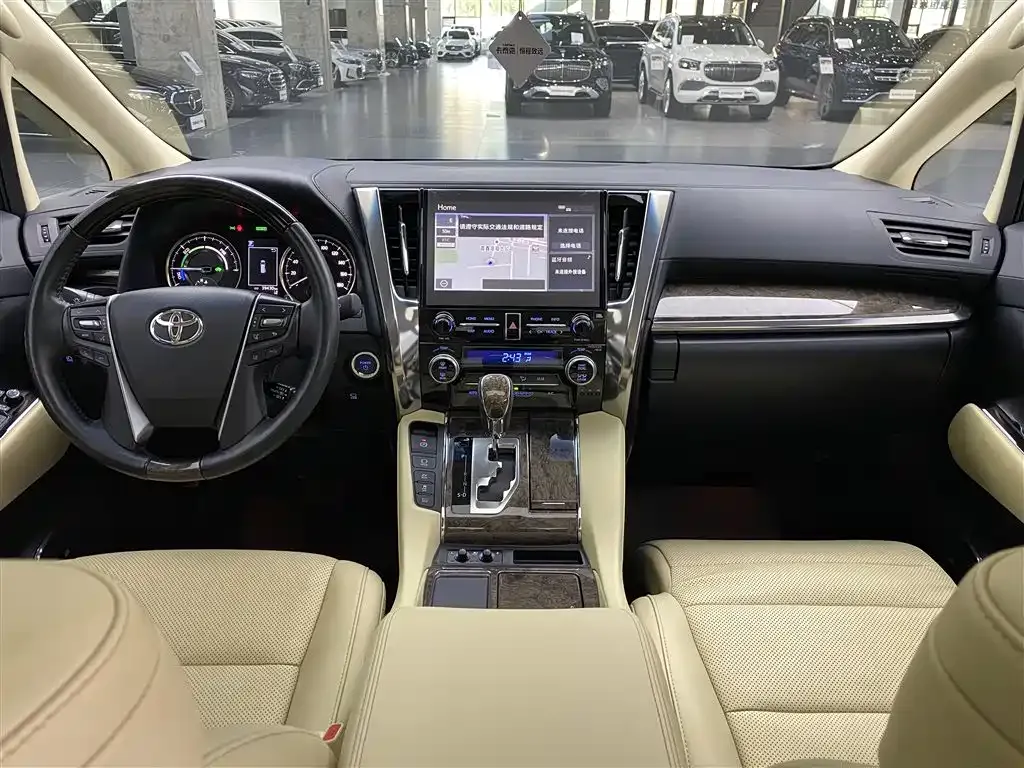 Toyota Vellfire — фото 5
