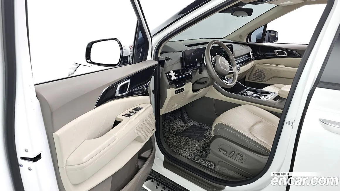 Kia Carnival — фото 10