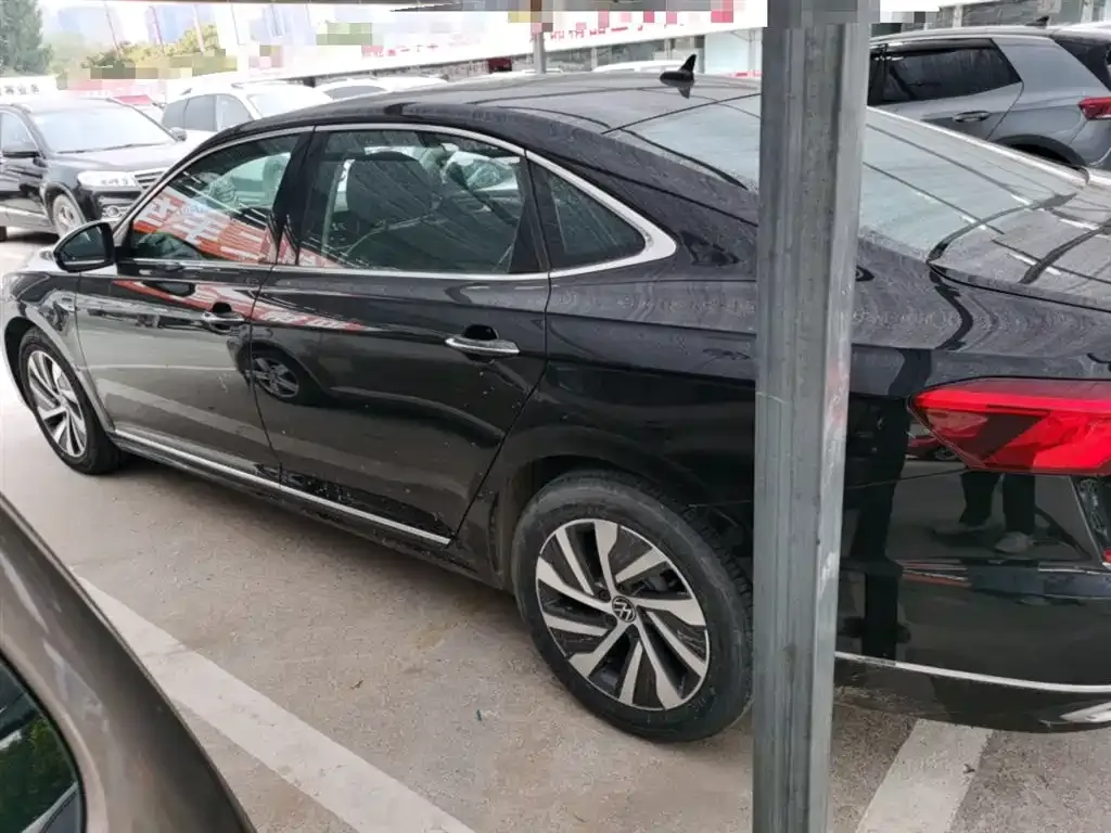 Volkswagen Passat New Energy — фото 5