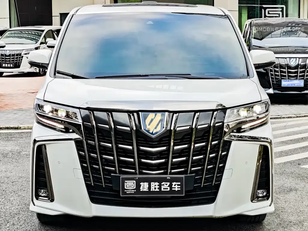 Toyota Alphard — фото 2