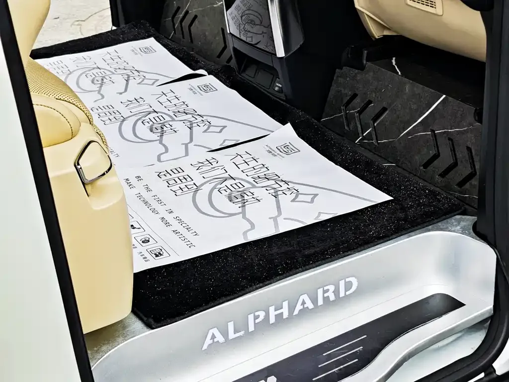Toyota Alphard — фото 6