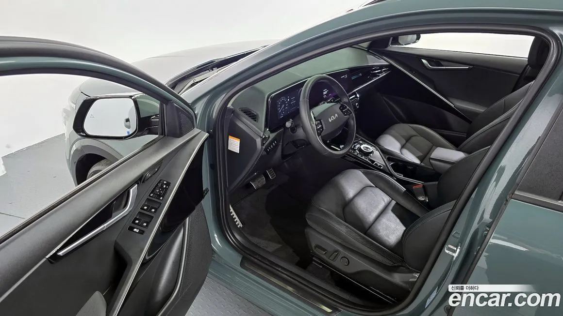 Kia Niro — фото 10