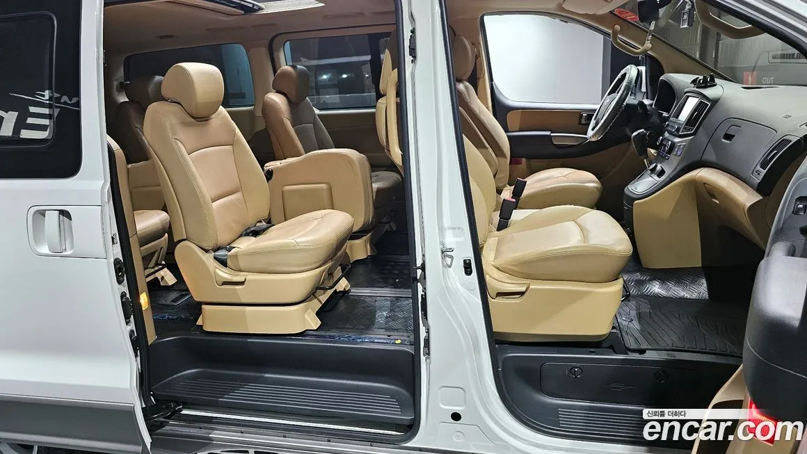 Hyundai Starex — фото 10