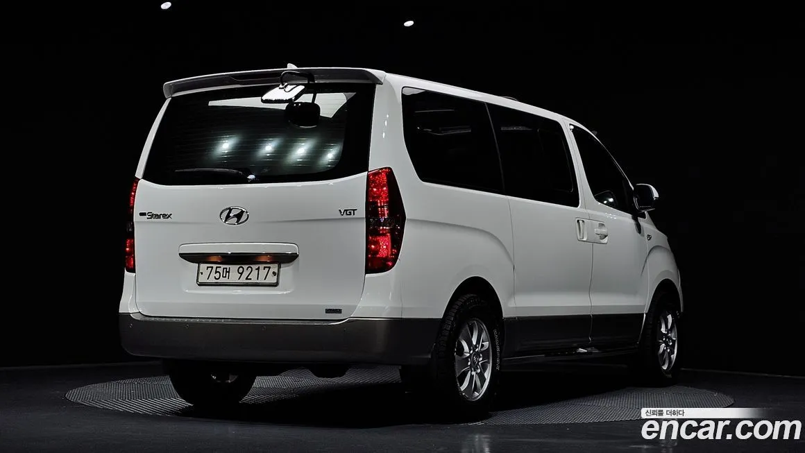 Hyundai Starex — фото 2