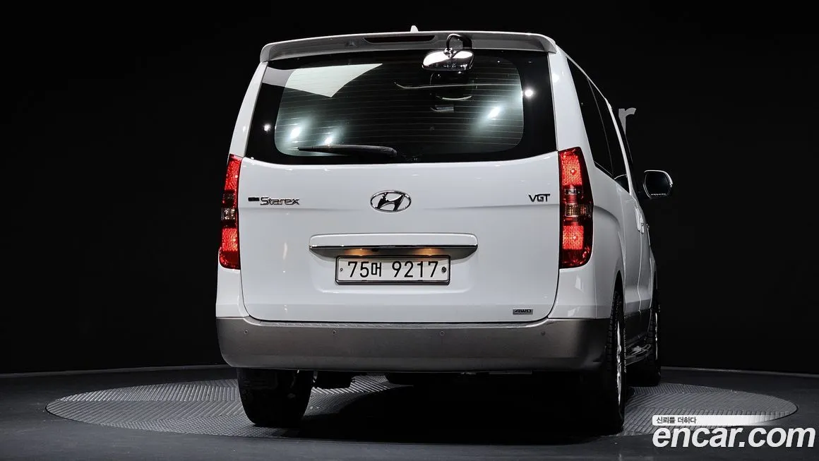 Hyundai Starex — фото 4