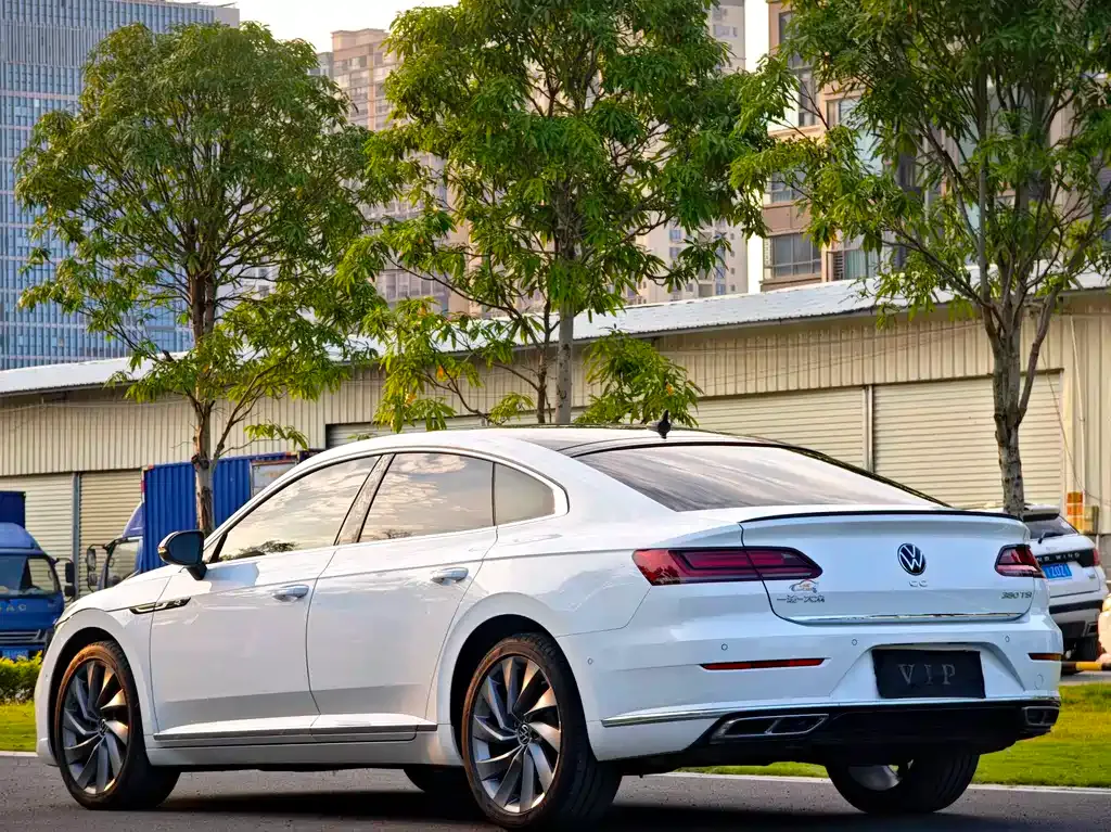 Volkswagen CC — фото 6