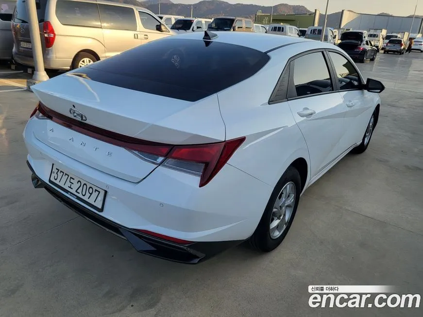 Hyundai AVANTE — фото 4