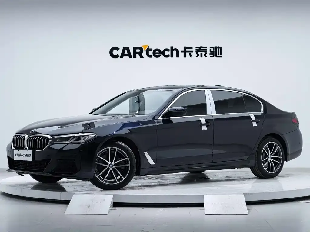 BMW 5 Series — фото 1