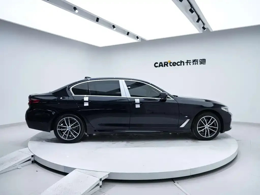 BMW 5 Series — фото 4