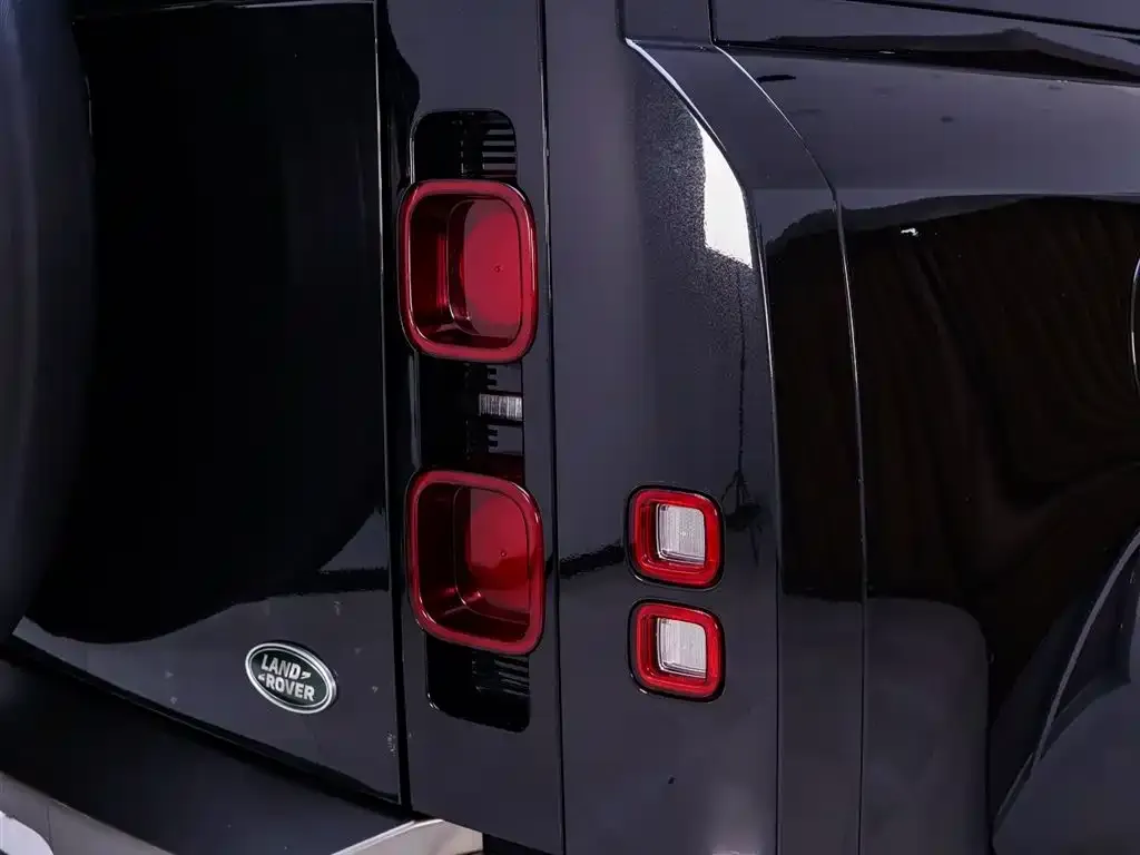 Land Rover Defender — фото 9