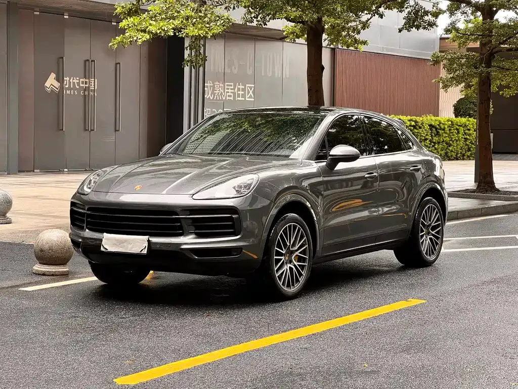 Porsche Cayenne — фото 1