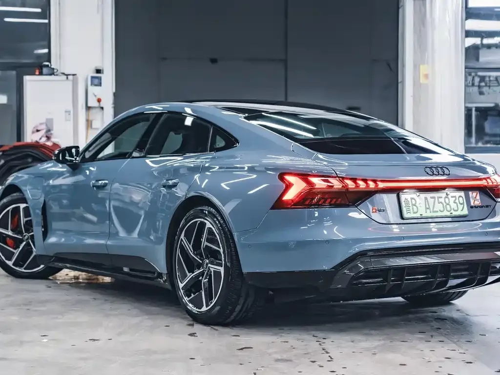 Audi RS e-tron GT — фото 3